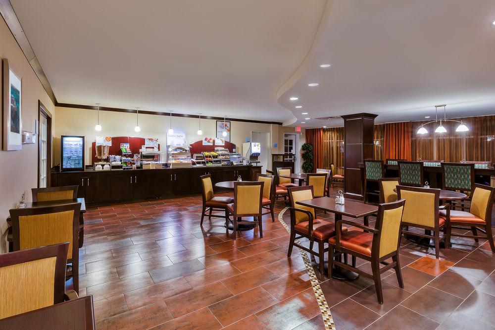 Holiday Inn Express And Suites Alpine By Ihg Exterior foto