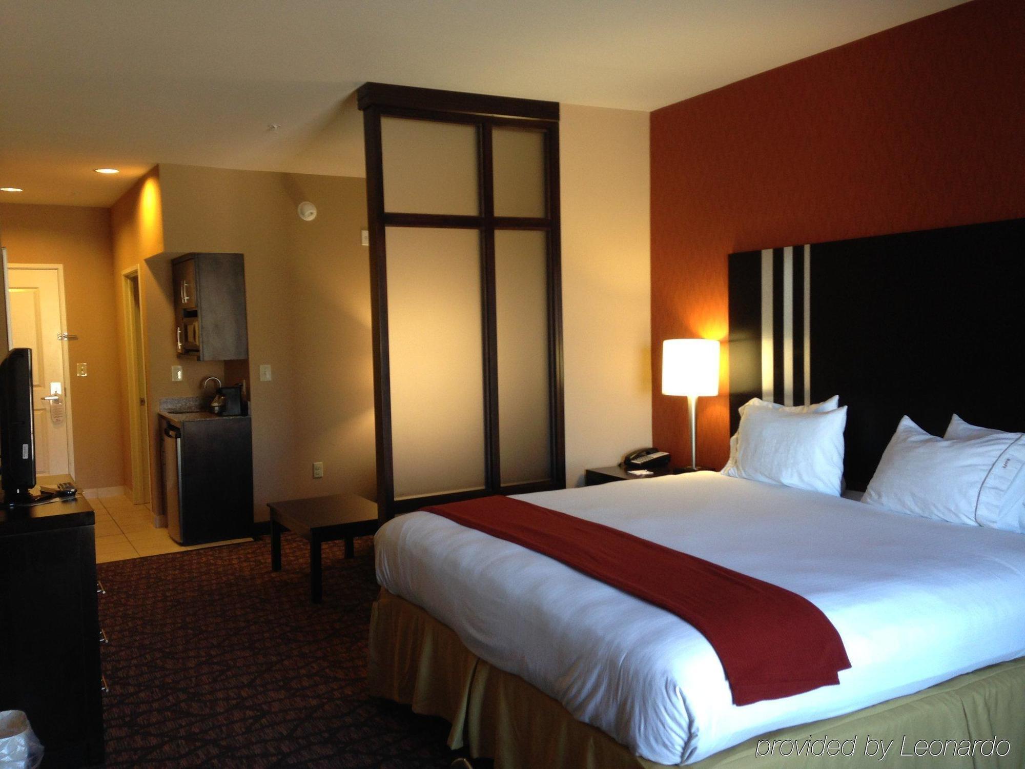Holiday Inn Express And Suites Alpine By Ihg Exterior foto
